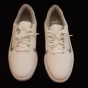 Nike Womans Golf Shoes size 8